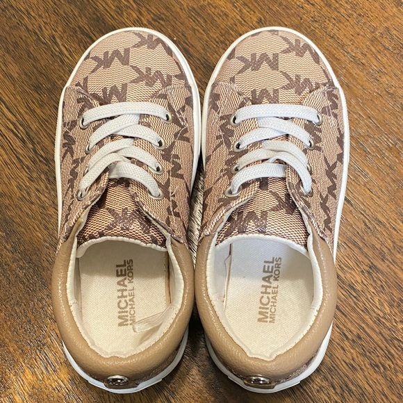 Michael Kors Kids' Beige and Brown Logo Sneakers - Picture 2 of 12
